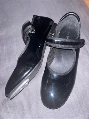 Danskin girls velcro tap shoes